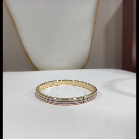 Trigold Bracelet - Picture 3 of 6